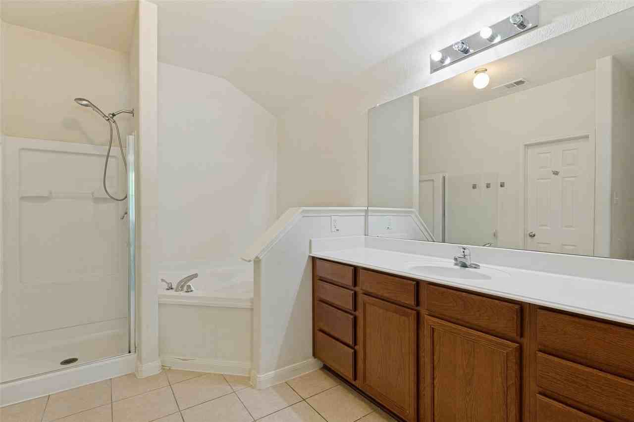 1800 Black Willow Trl - Photo 7 of 12