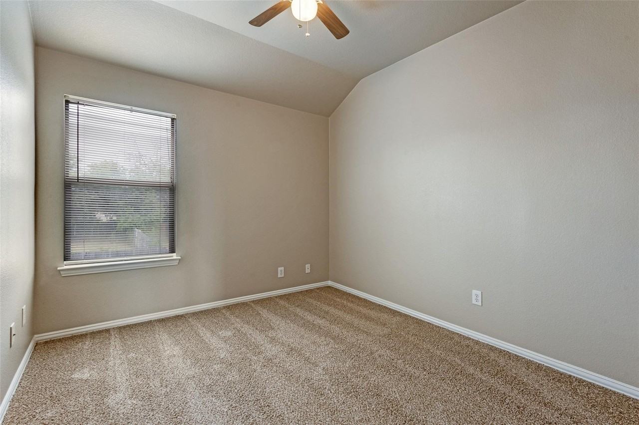 606 E College St #1 - Photo 6 of 9