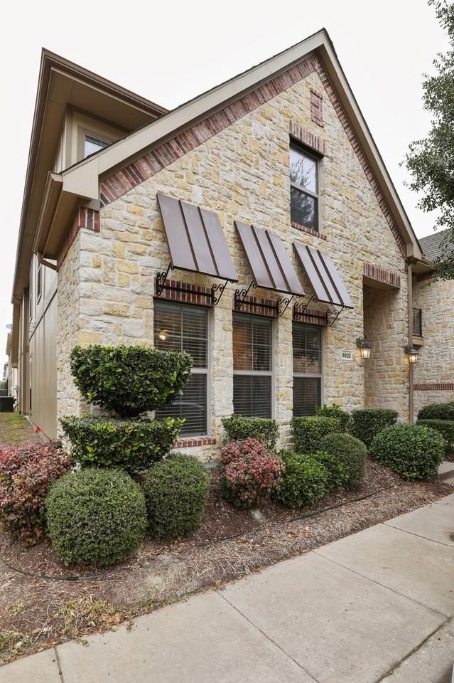 8920 Soldiers Home Ln - Photo 3 of 33