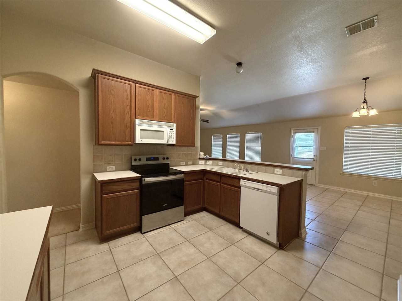 314 Shire Ln - Photo 6 of 15