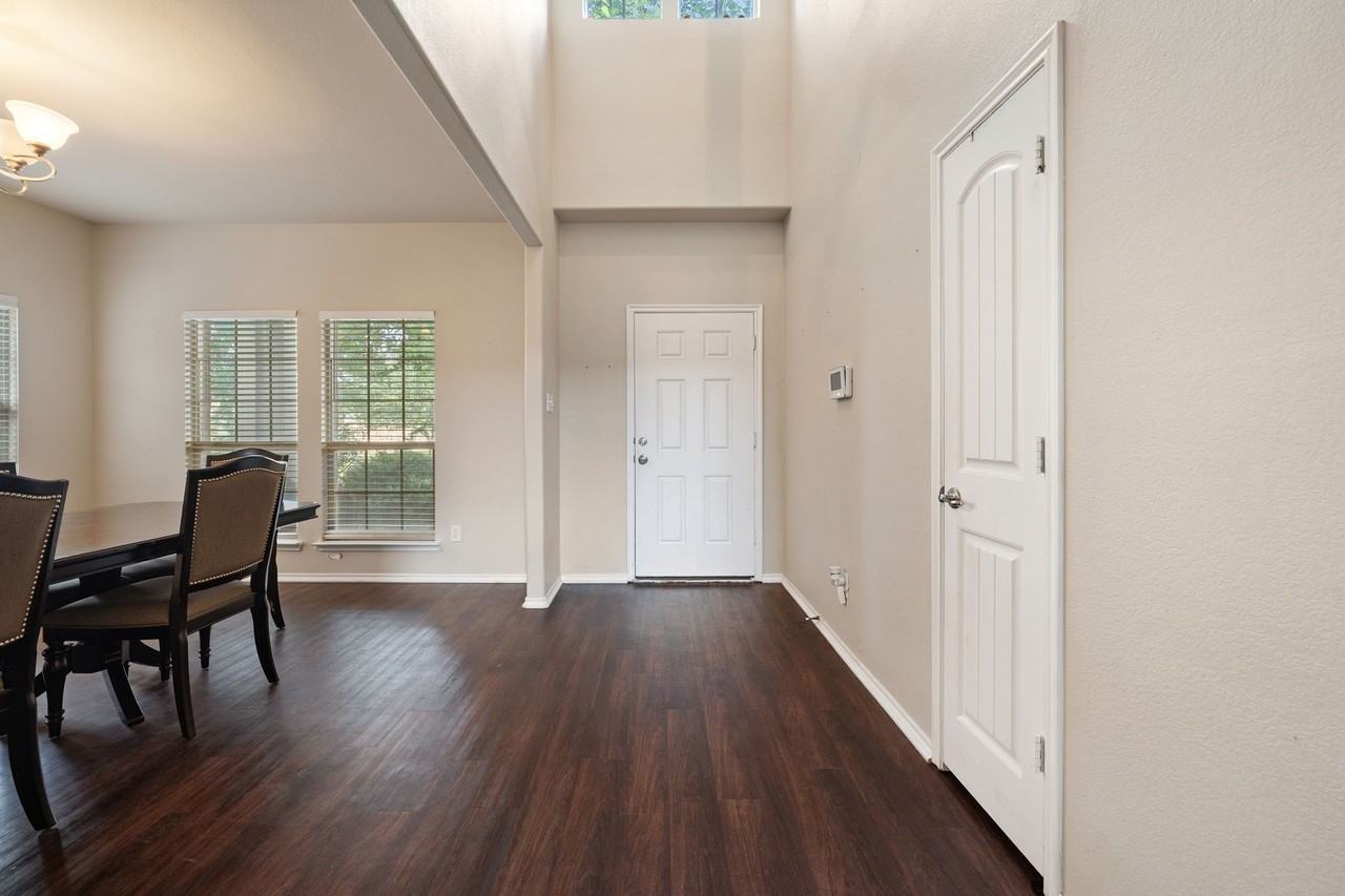 9620 Straightaway Dr - Photo 4 of 39