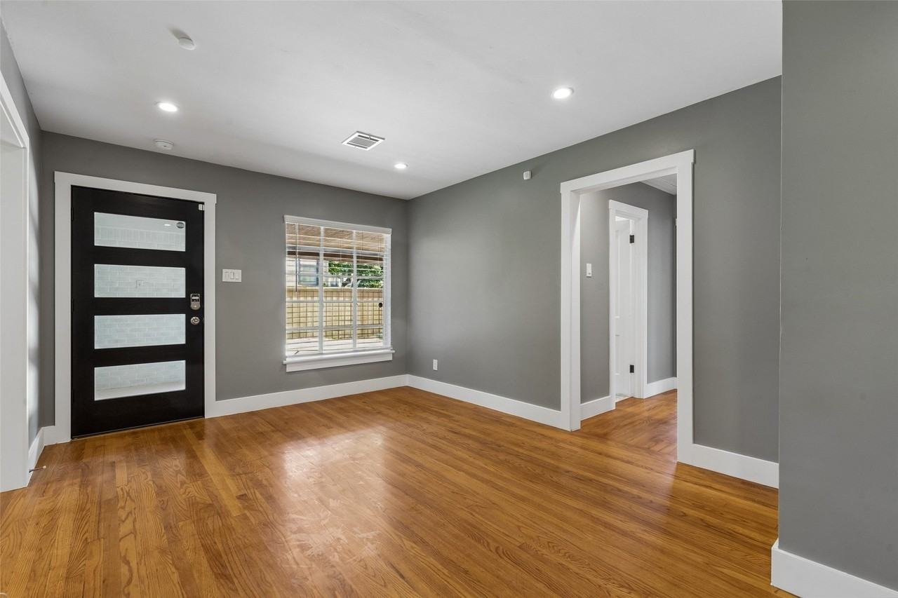 3211 Lawnview Ave - Photo 4 of 29