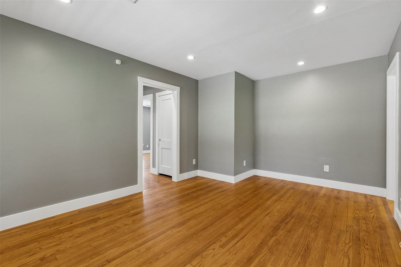 3211 Lawnview Ave - Photo 6 of 29