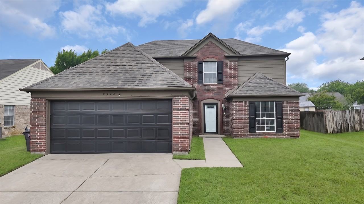 7548 Meadow Creek Dr - Photo 5 of 28