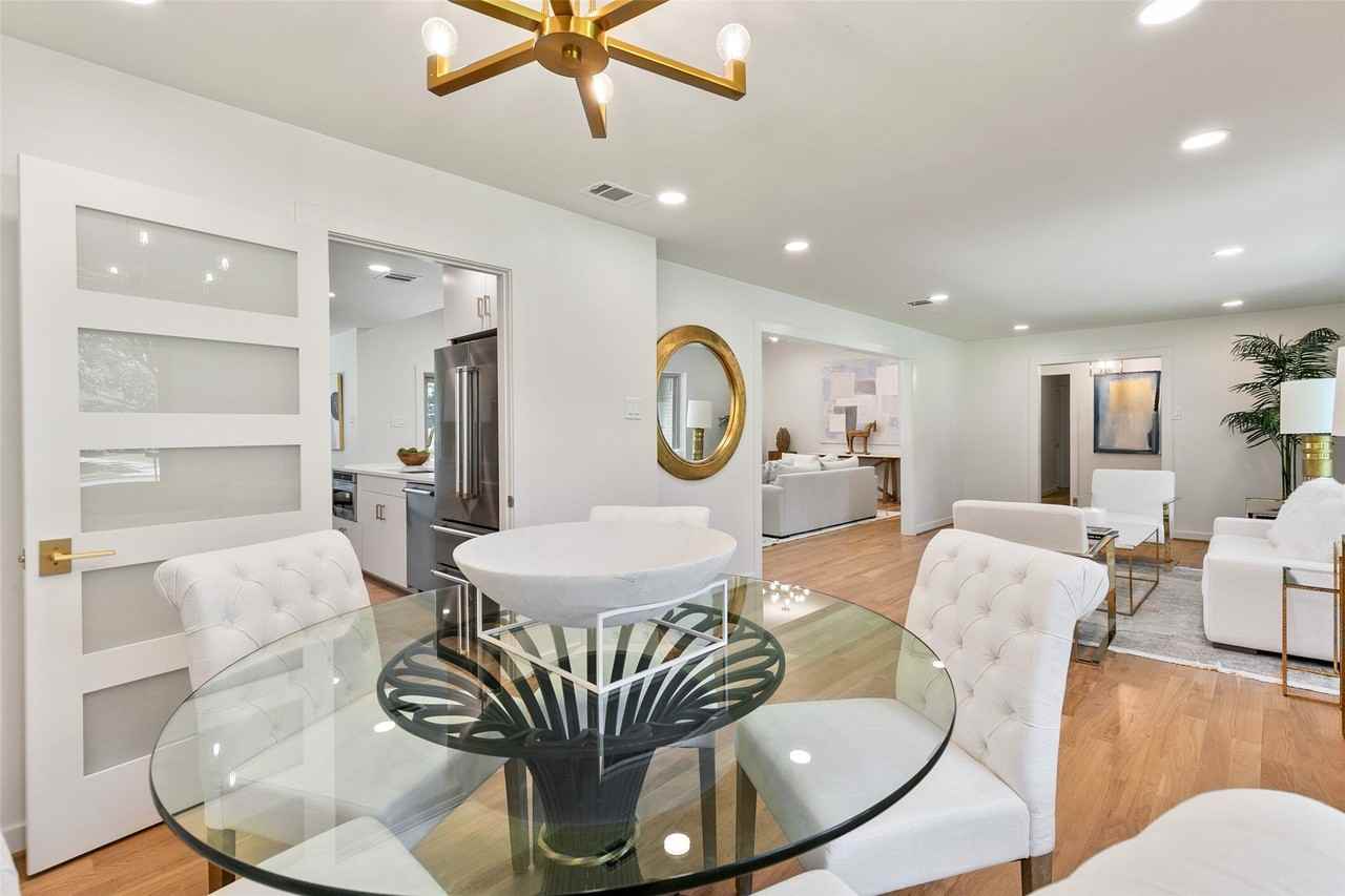 7431 Larchview Dr - Photo 4 of 26