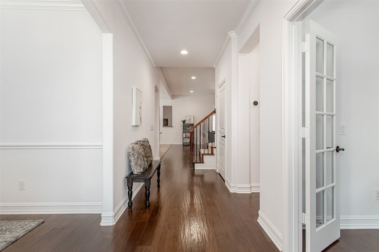 1034 Blanco Dr - Photo 3 of 38