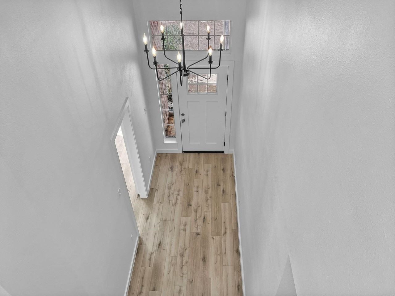 2720 Rochelle Pt - Photo 2 of 21