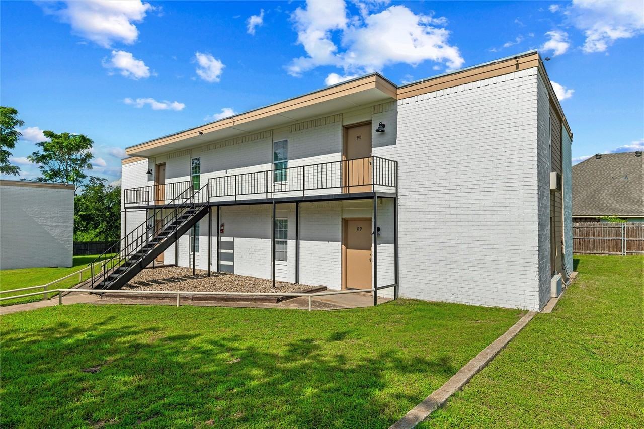 312 W Rentz St #93 - Photo 4 of 15