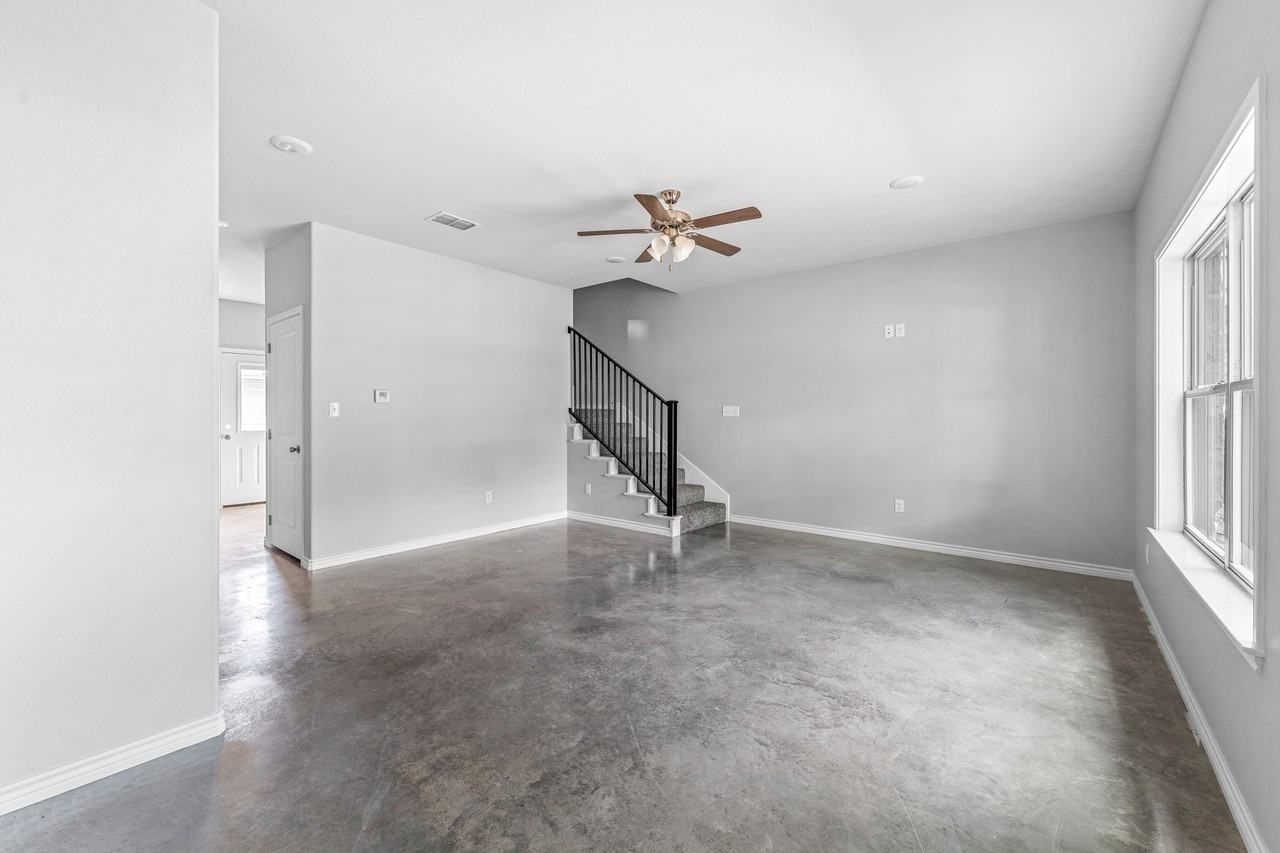 930 W Shirley St - Photo 3 of 25