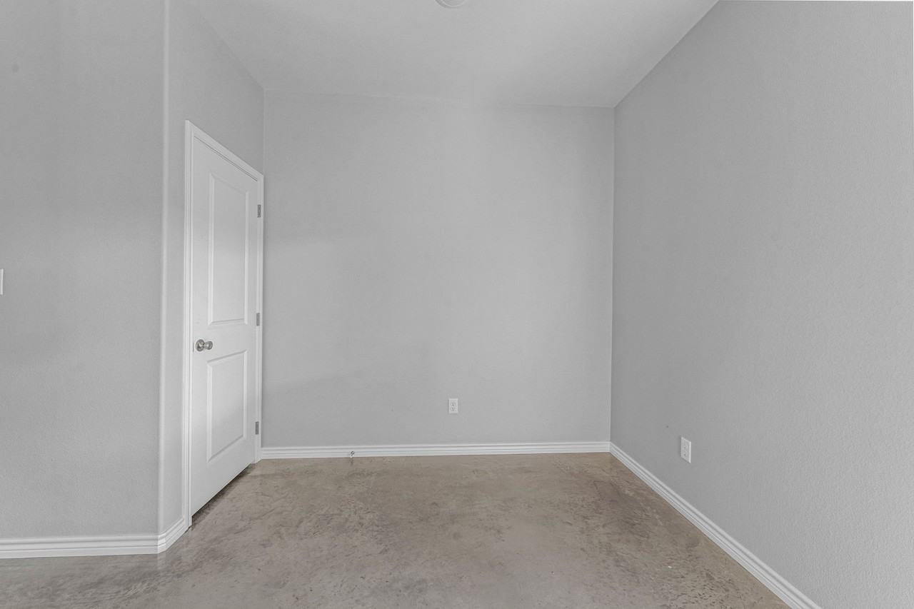 930 W Shirley St - Photo 7 of 25