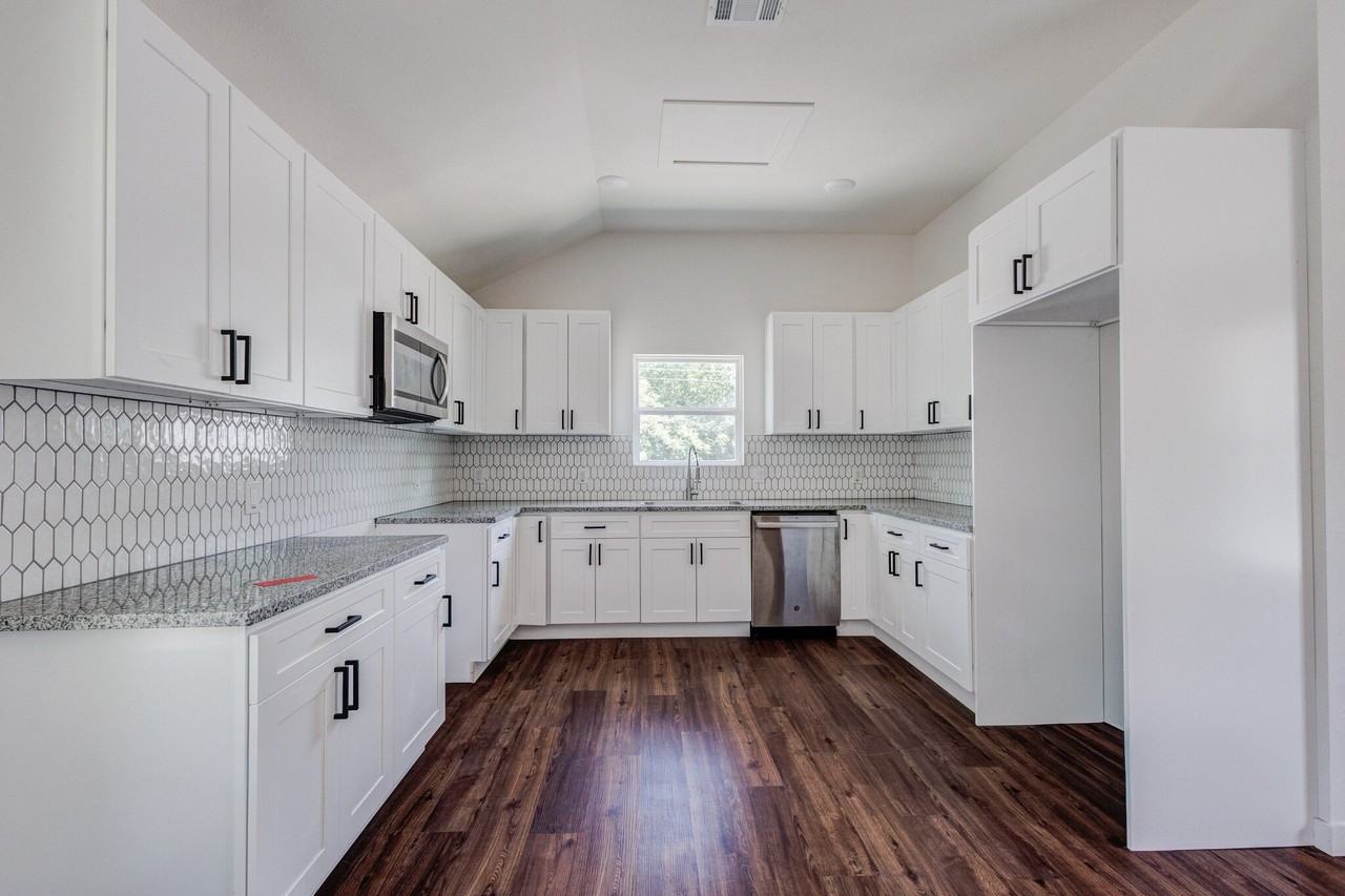 4307 Copeland St - Photo 3 of 13