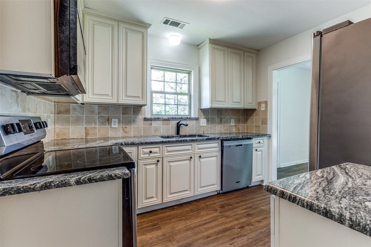 4237 Caruth Blvd - Photo 5 of 14