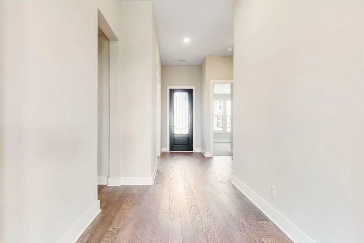 1432 Lawnview Dr - Photo 4 of 40