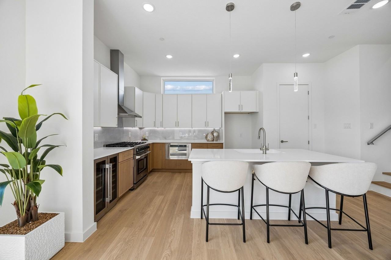 4739 Gretna St #203 - Photo 2 of 36