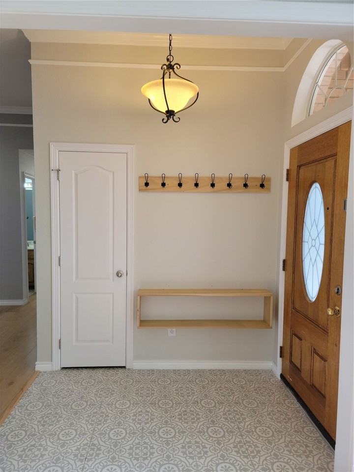 7221 Valley Bend Way - Photo 3 of 26