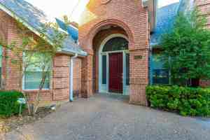 featured image of 2411 Cross Timbers Trl