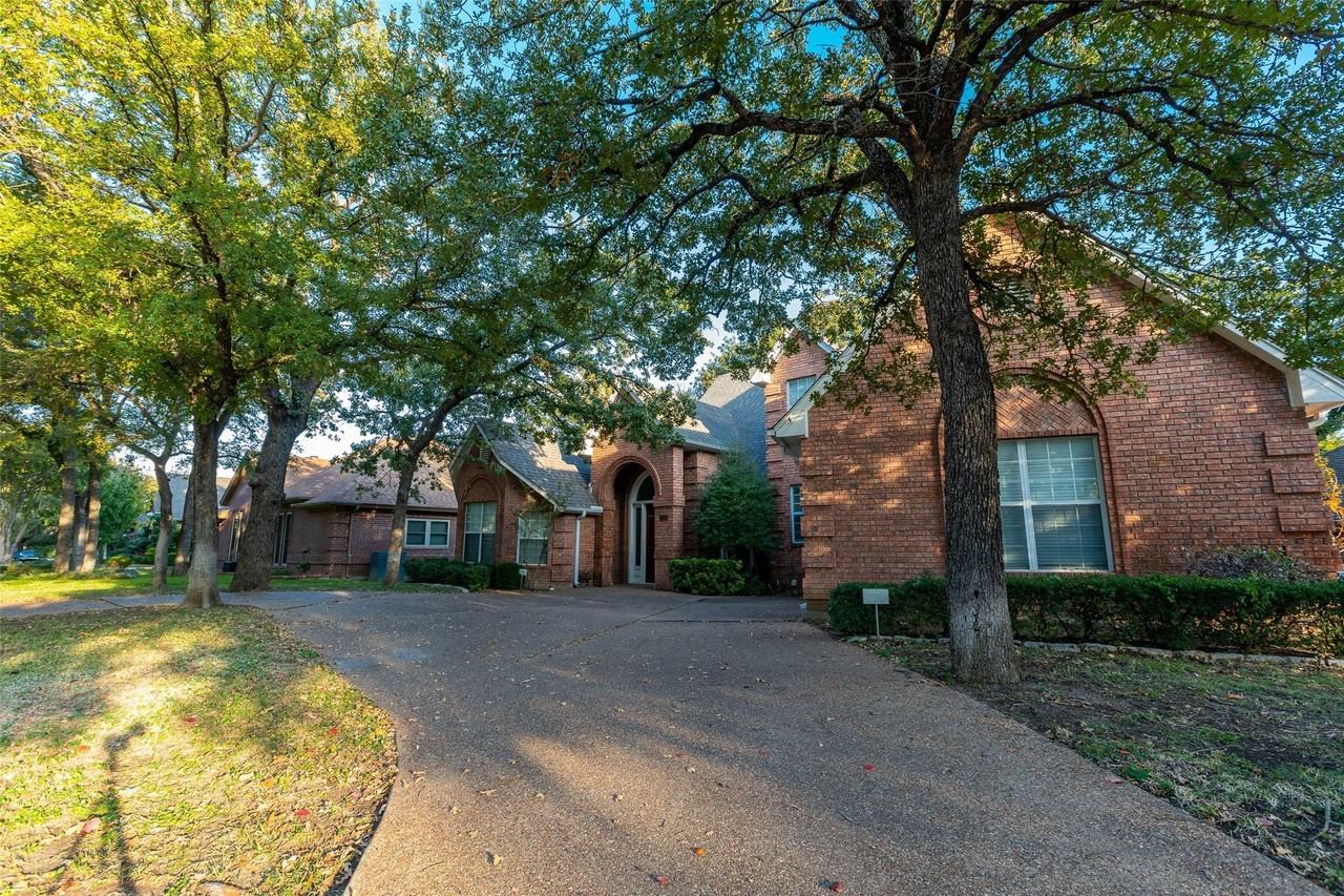 2411 Cross Timbers Trl - Photo 3 of 28