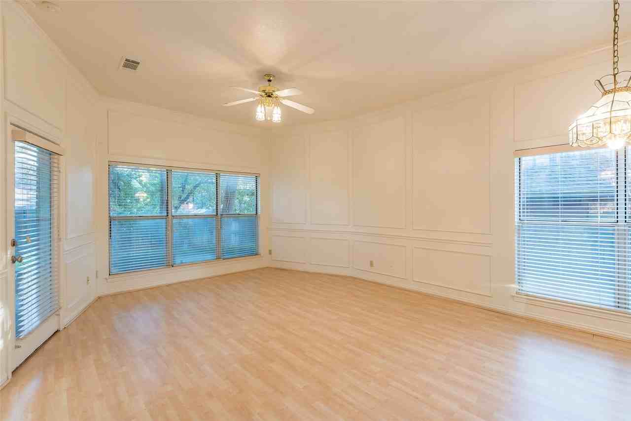 2411 Cross Timbers Trl - Photo 4 of 28