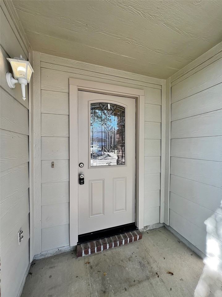 1901 Berkeley Dr - Photo 2 of 26