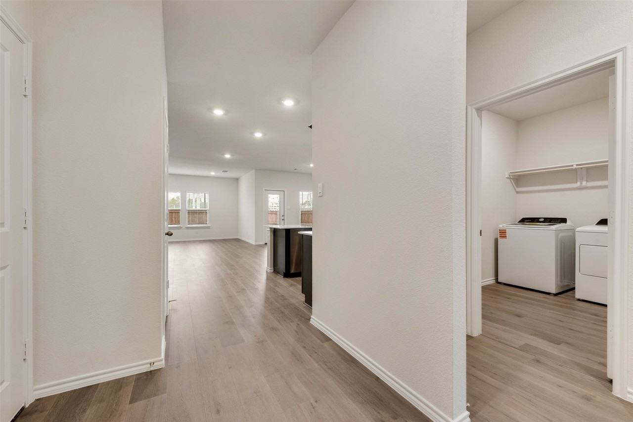 124 Labein Ave - Photo 4 of 31