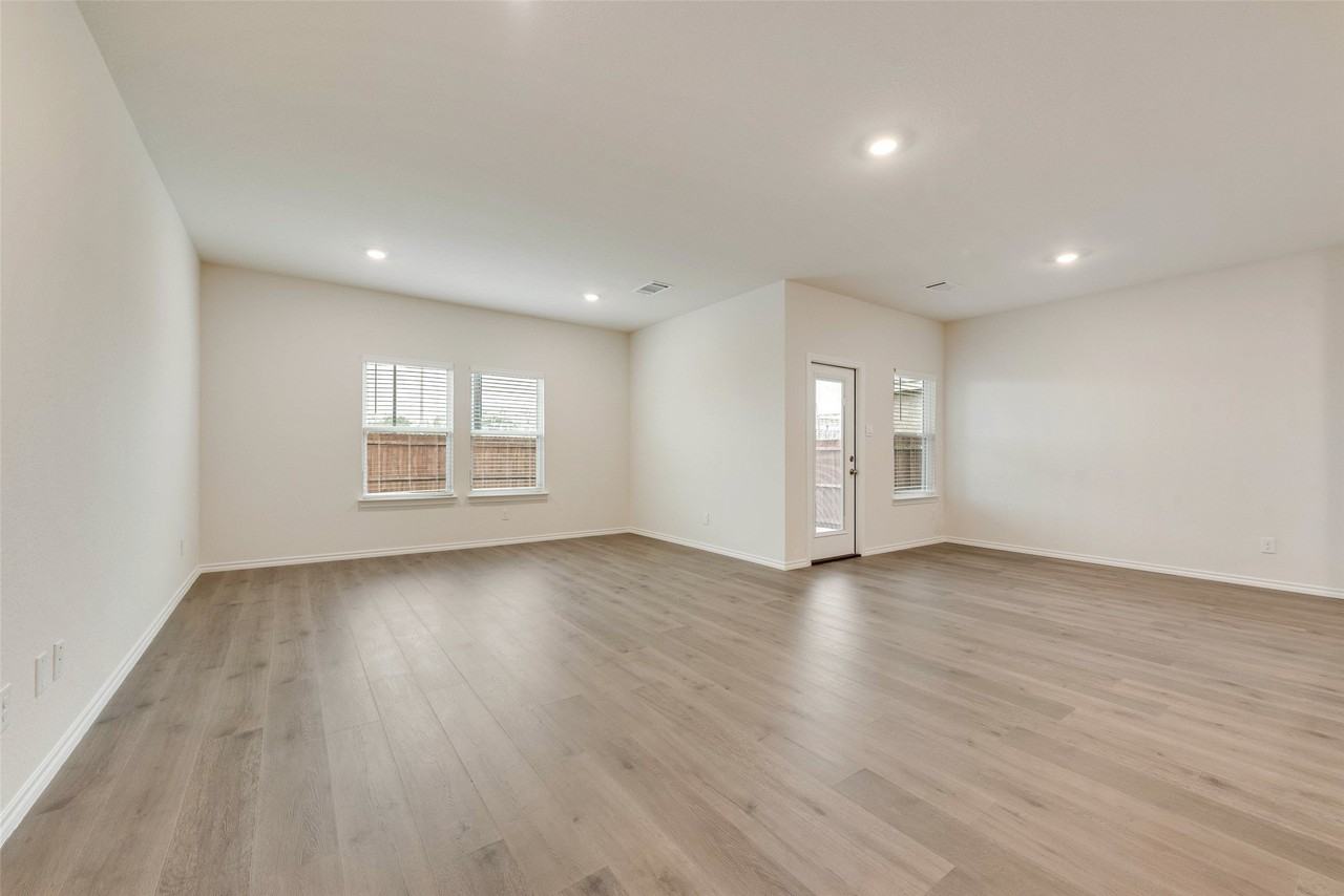 124 Labein Ave - Photo 7 of 31