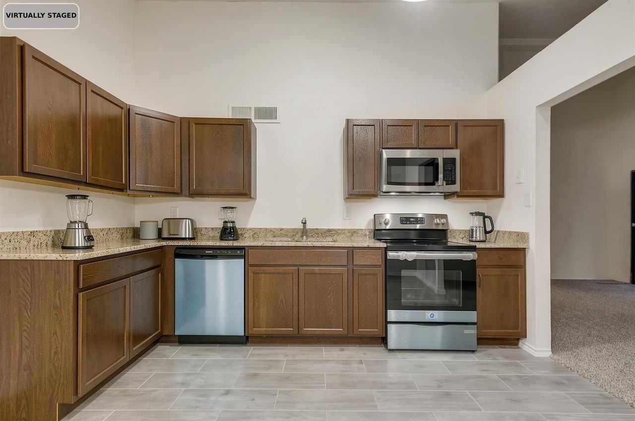 2315 Sunflower Dr - Photo 3 of 25