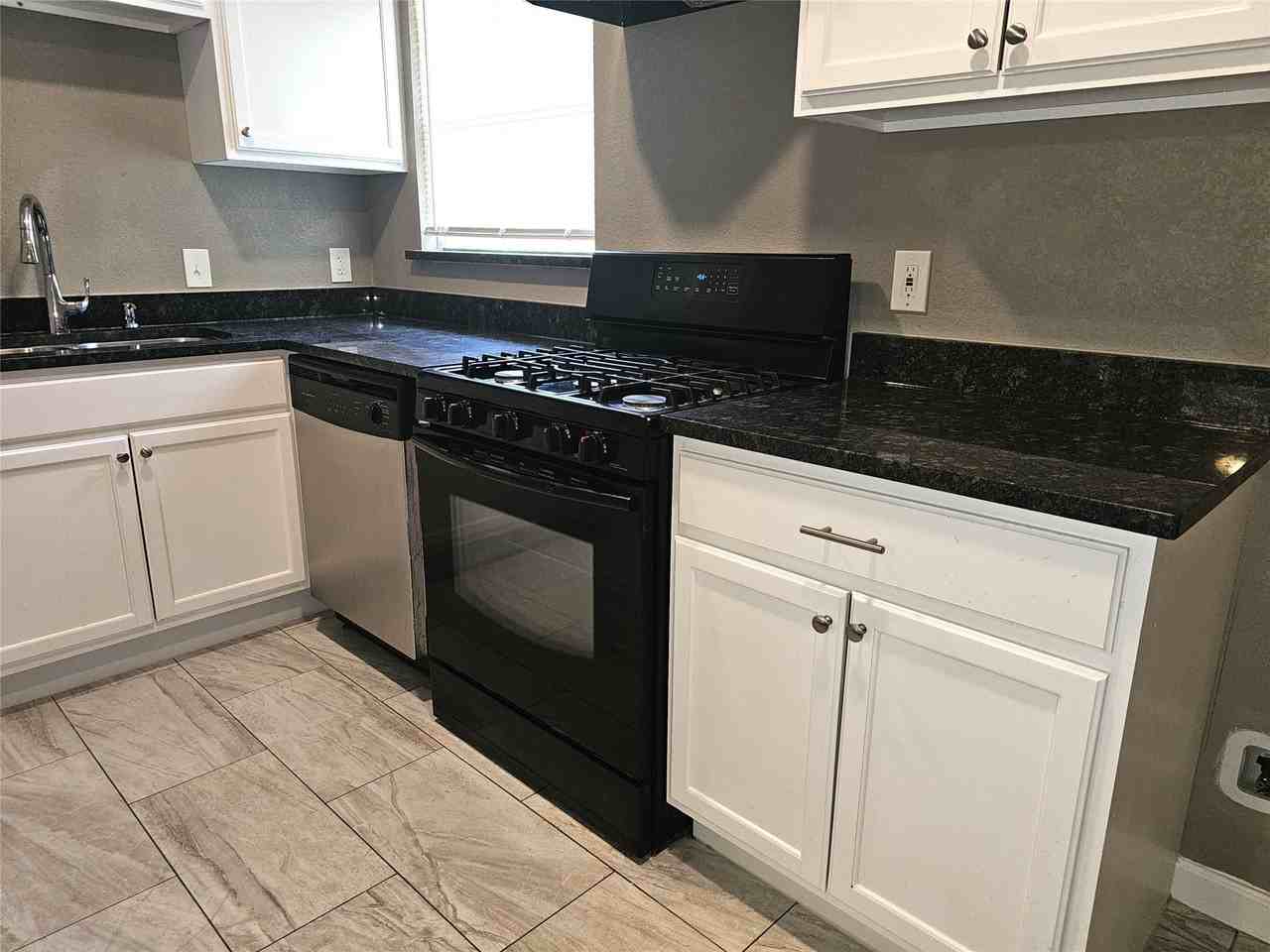 3735 Stateoak Dr - Photo 5 of 18