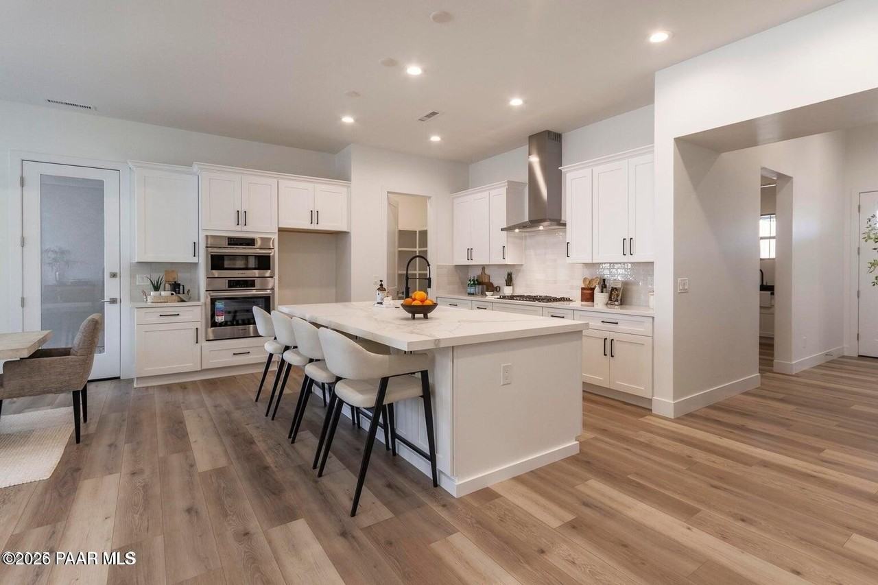 1175 Irwin Way - Photo 5 of 22