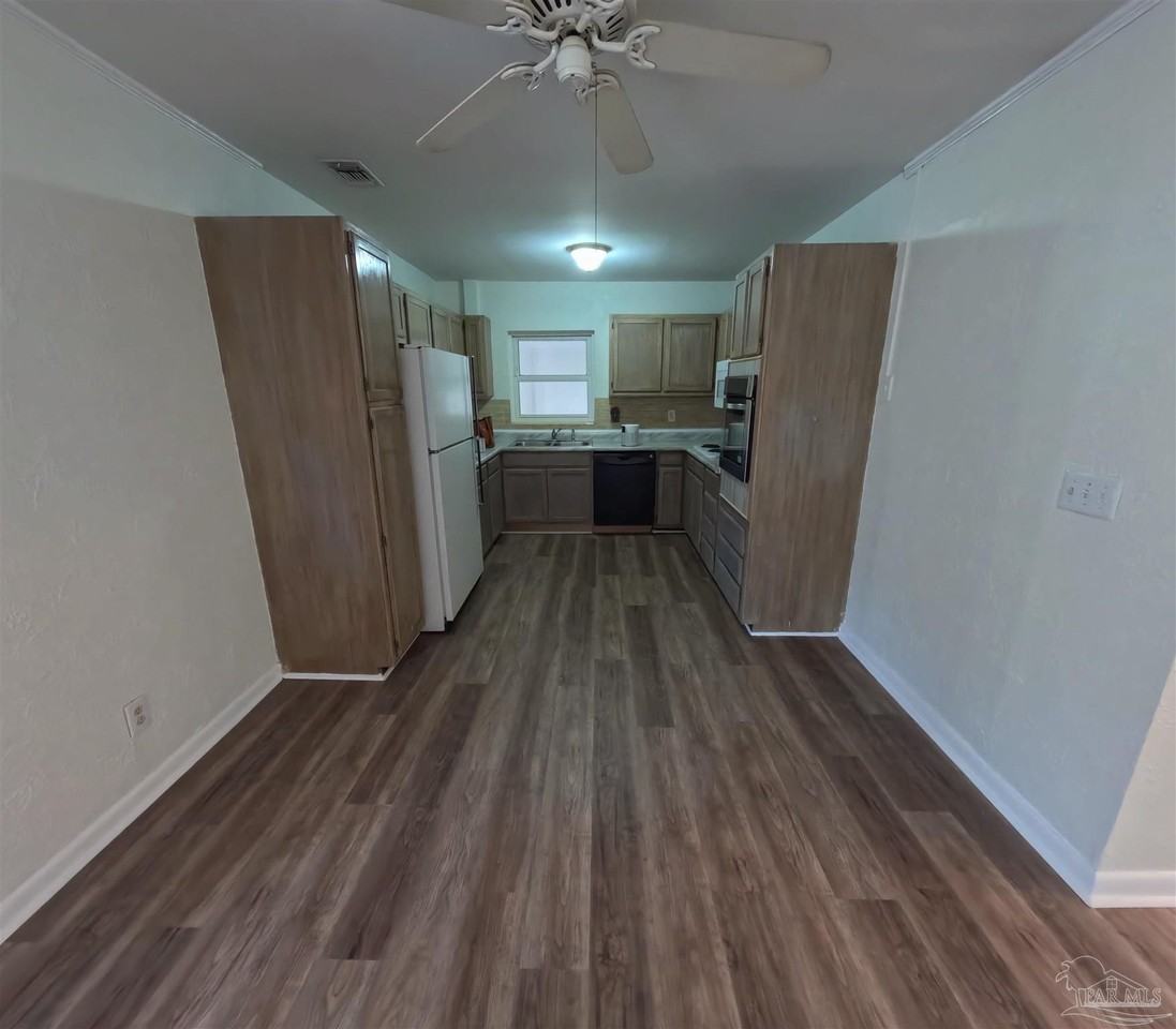 3525 Wellington Rd - Photo 5 of 15