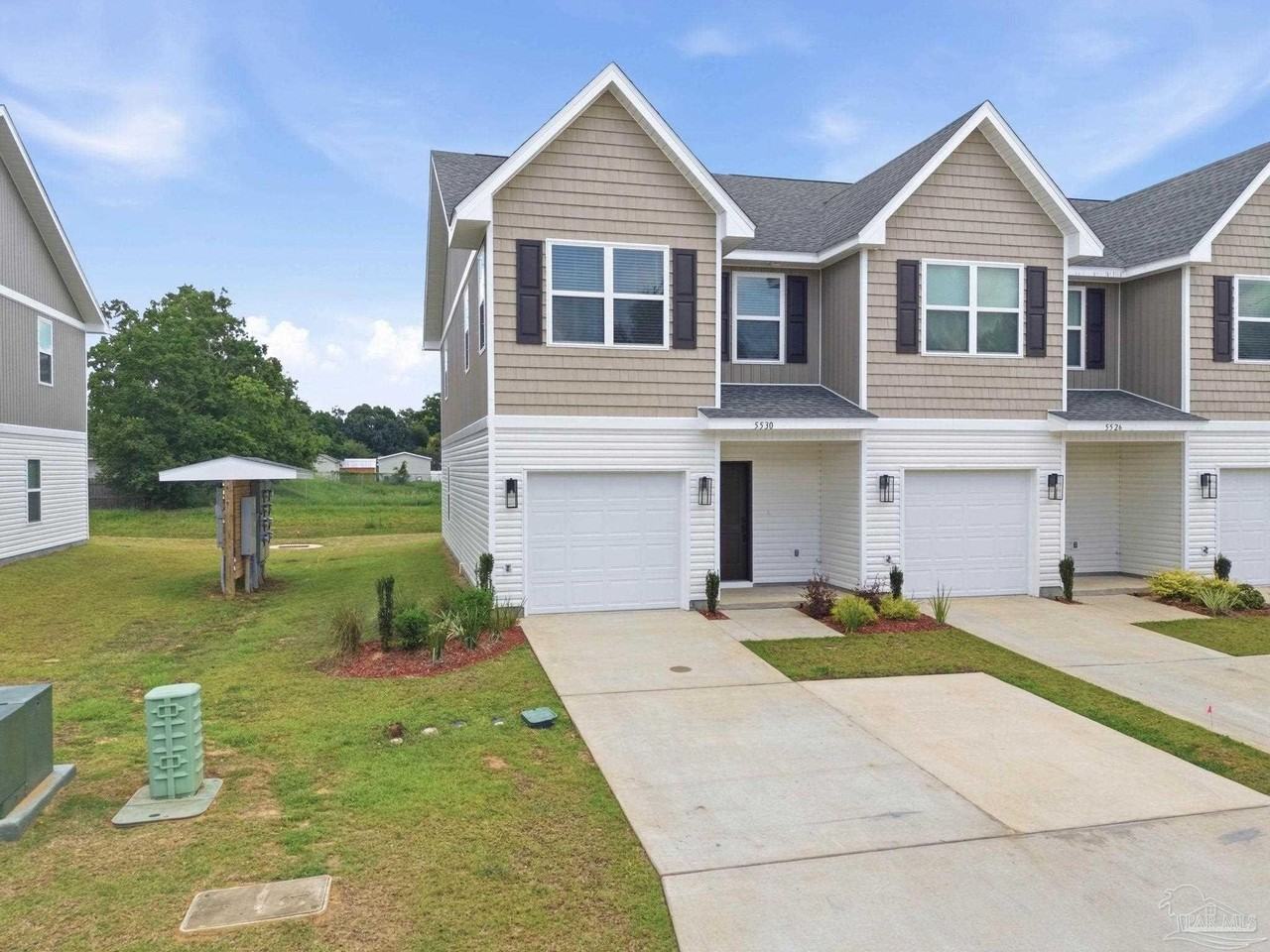 5530 Lexlee Blvd - Photo 3 of 33