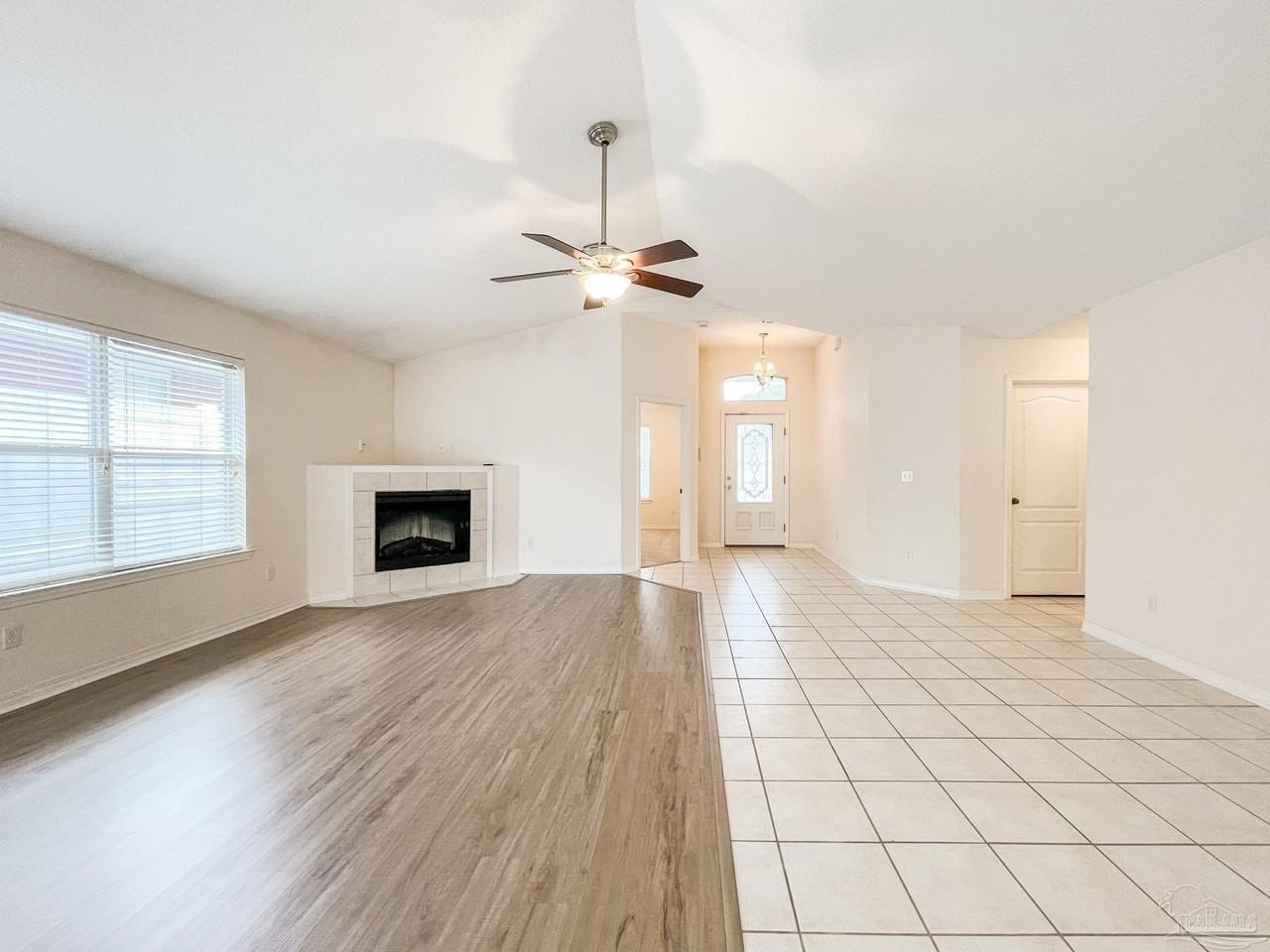 4606 Isles Dr - Photo 5 of 28
