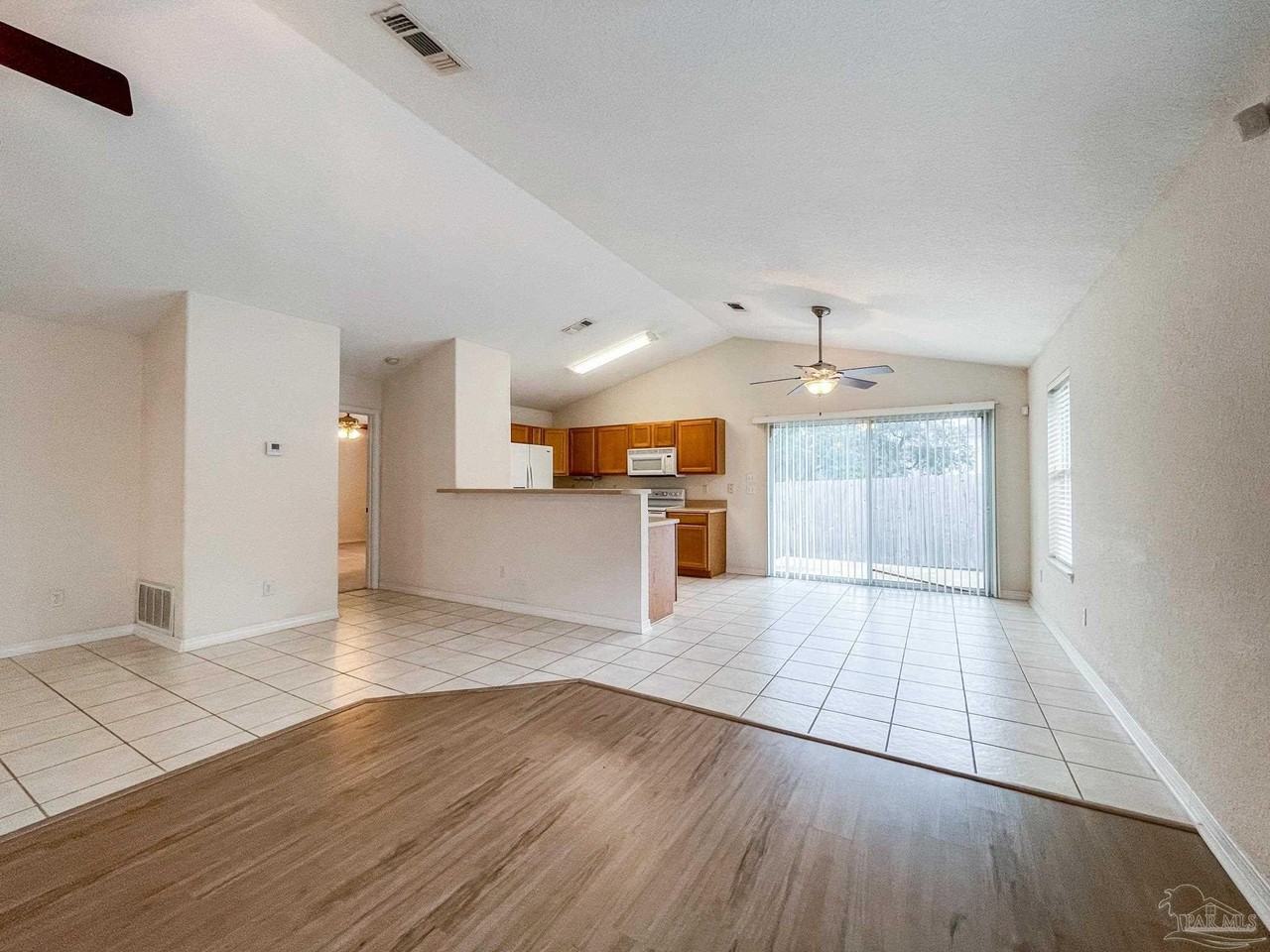 4606 Isles Dr - Photo 7 of 28