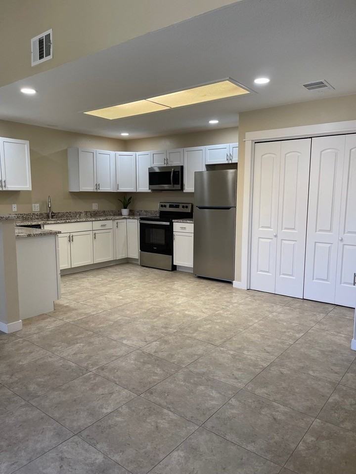117 N Glenwood Dr #D - Photo 6 of 18