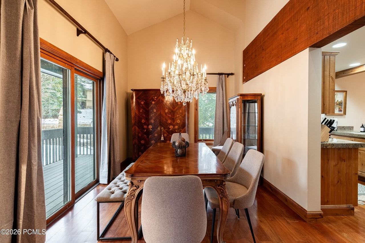 1525 Lakeside Cir - Photo 7 of 50