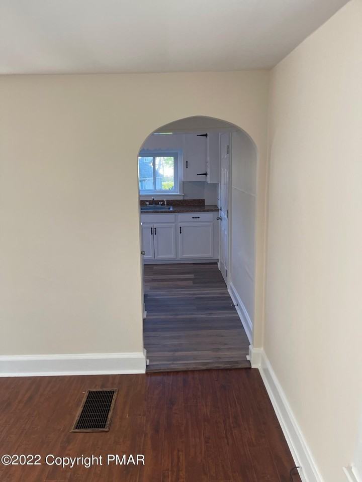 353 Learn Rd - Photo 7 of 19