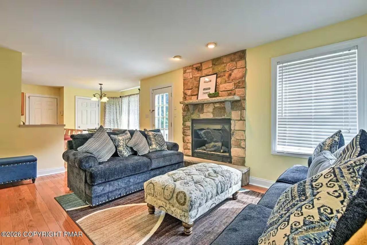 1033 Clover Rd - Photo 3 of 39
