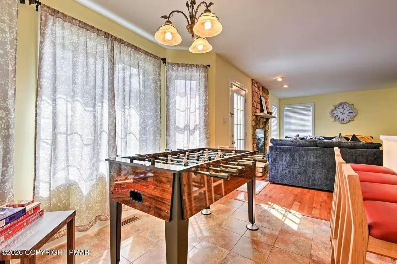1033 Clover Rd - Photo 4 of 39