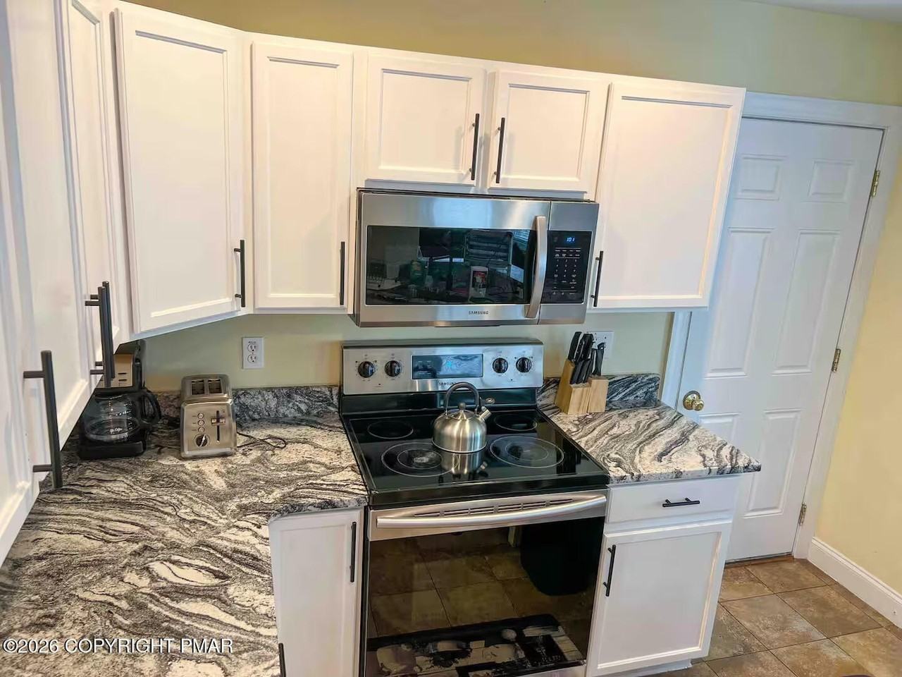 1033 Clover Rd - Photo 6 of 39
