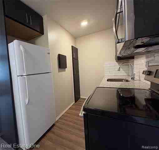 810 Plate St #203 - Photo 6 of 12