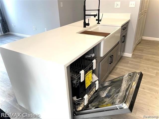 337 Neptune Dr - Photo 4 of 14
