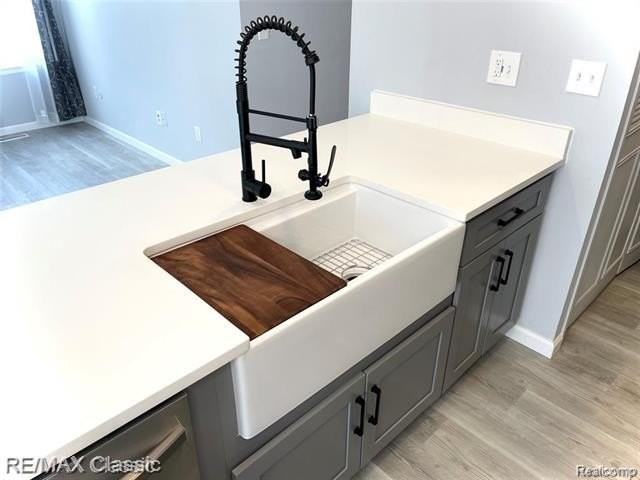 337 Neptune Dr - Photo 5 of 14