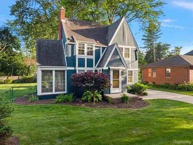 2136 Dorchester Rd - Photo 3 of 50