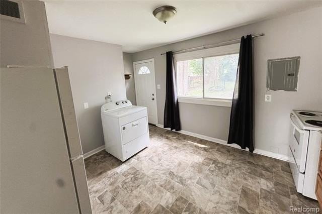 24644 Lauren Ave - Photo 5 of 14