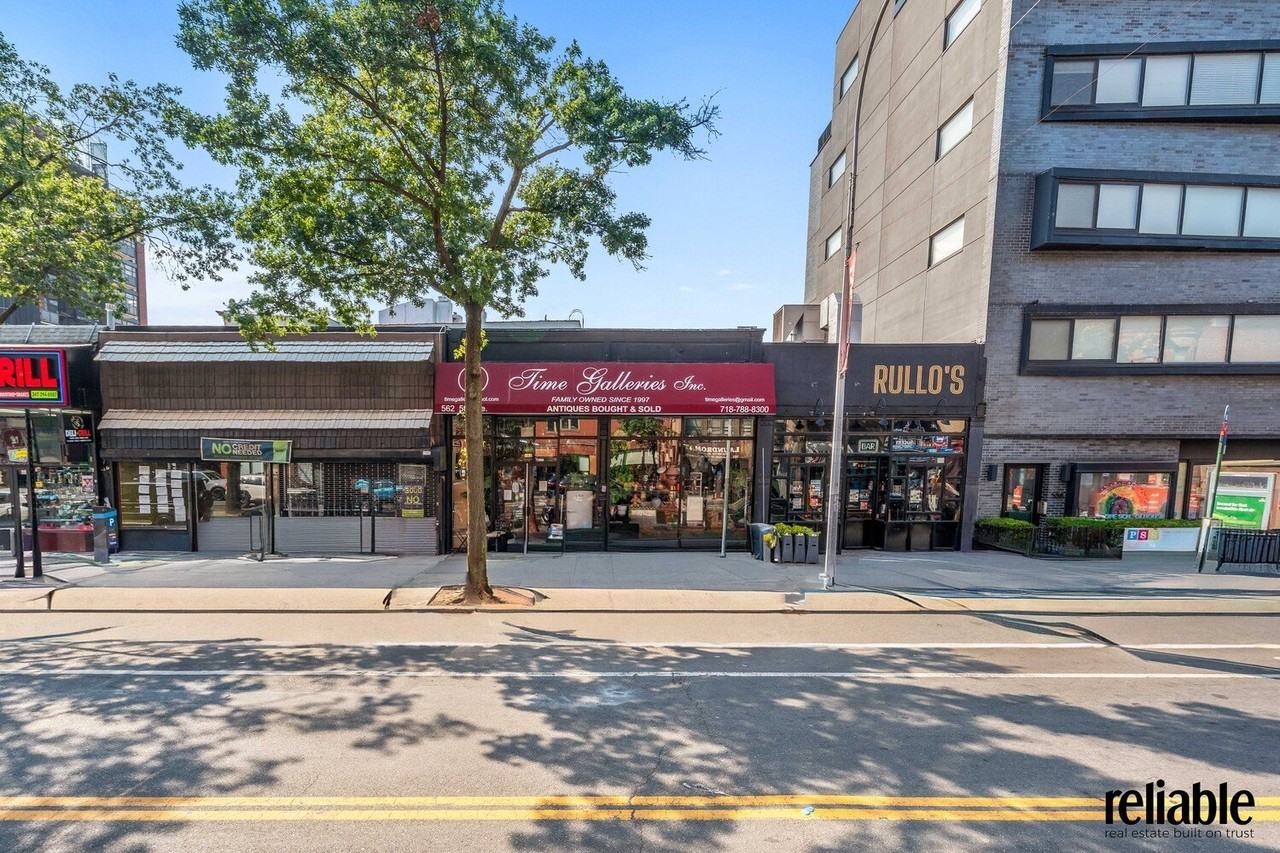562 5th Ave #A - Photo 2 of 11