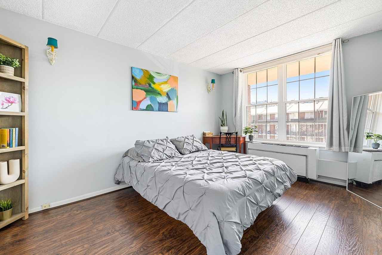 336 101st St #D - Photo 5 of 6
