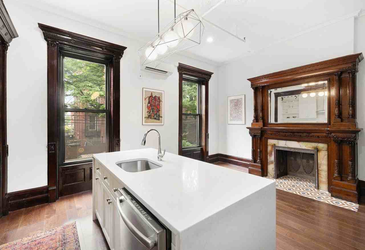 1227 Dean St #1A - Photo 5 of 11