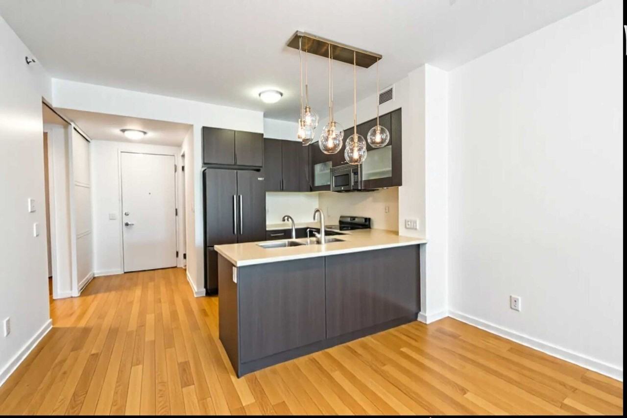454 W 54th St #M3 - Photo 3 of 10