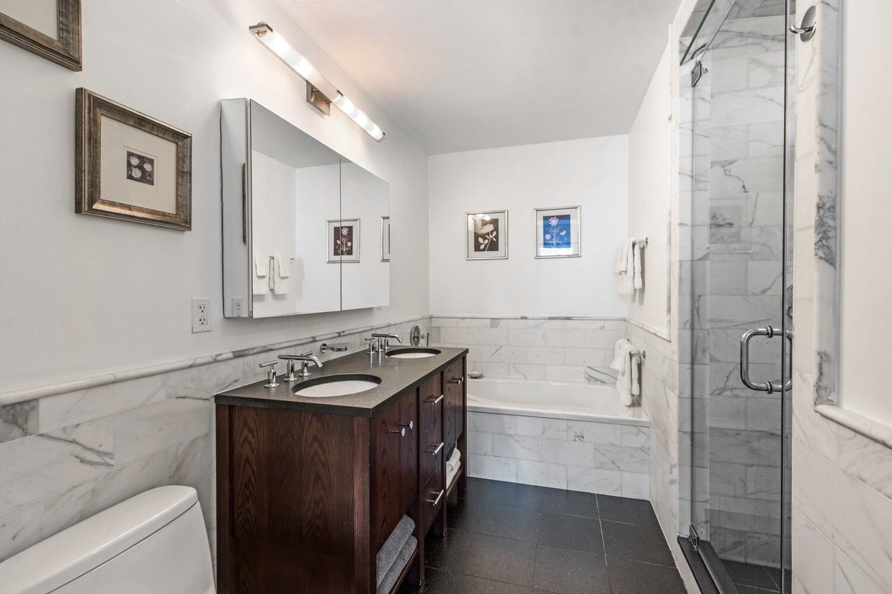 454 W 54th St #M3 - Photo 5 of 10