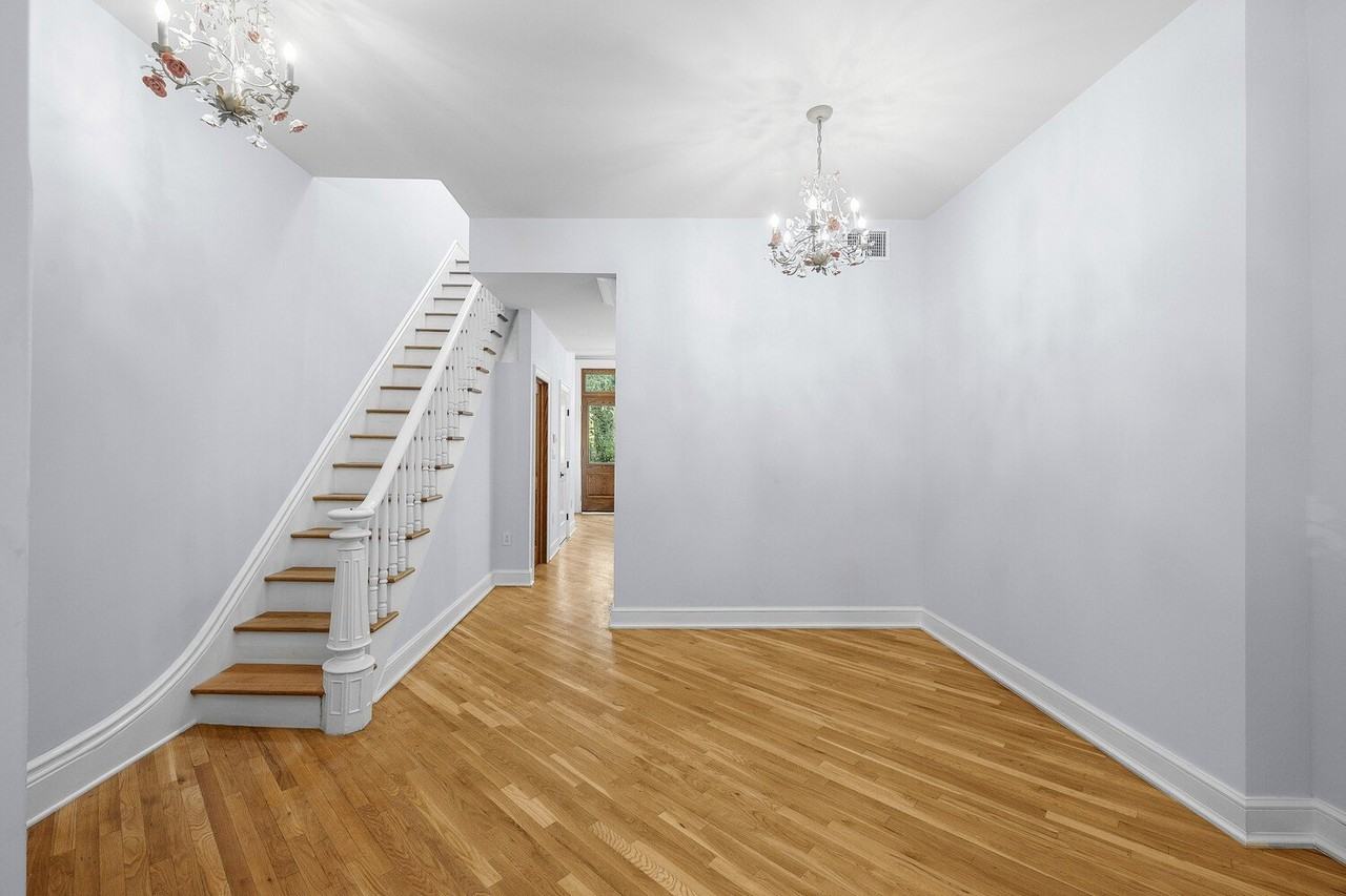 486 16th St #2 - Photo 2 of 10