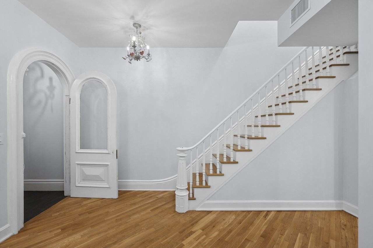 486 16th St #2 - Photo 3 of 10